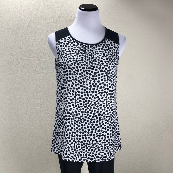LOFT Tops - Loft Black & White Print Sleeveless Top